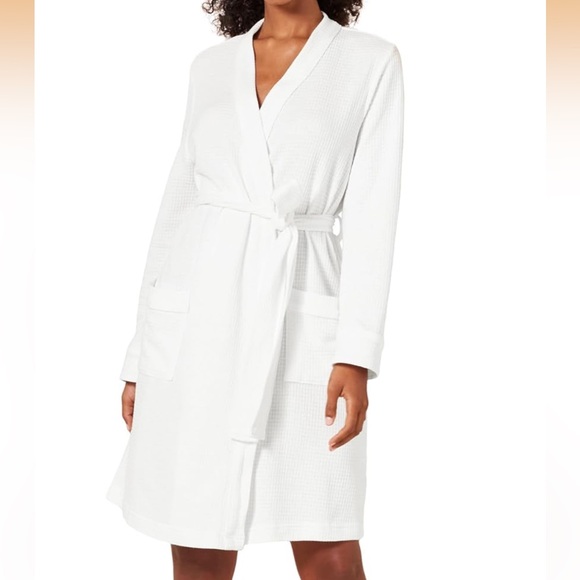 Amazon Essentials White Waffle Robe - Picture 1 of 4